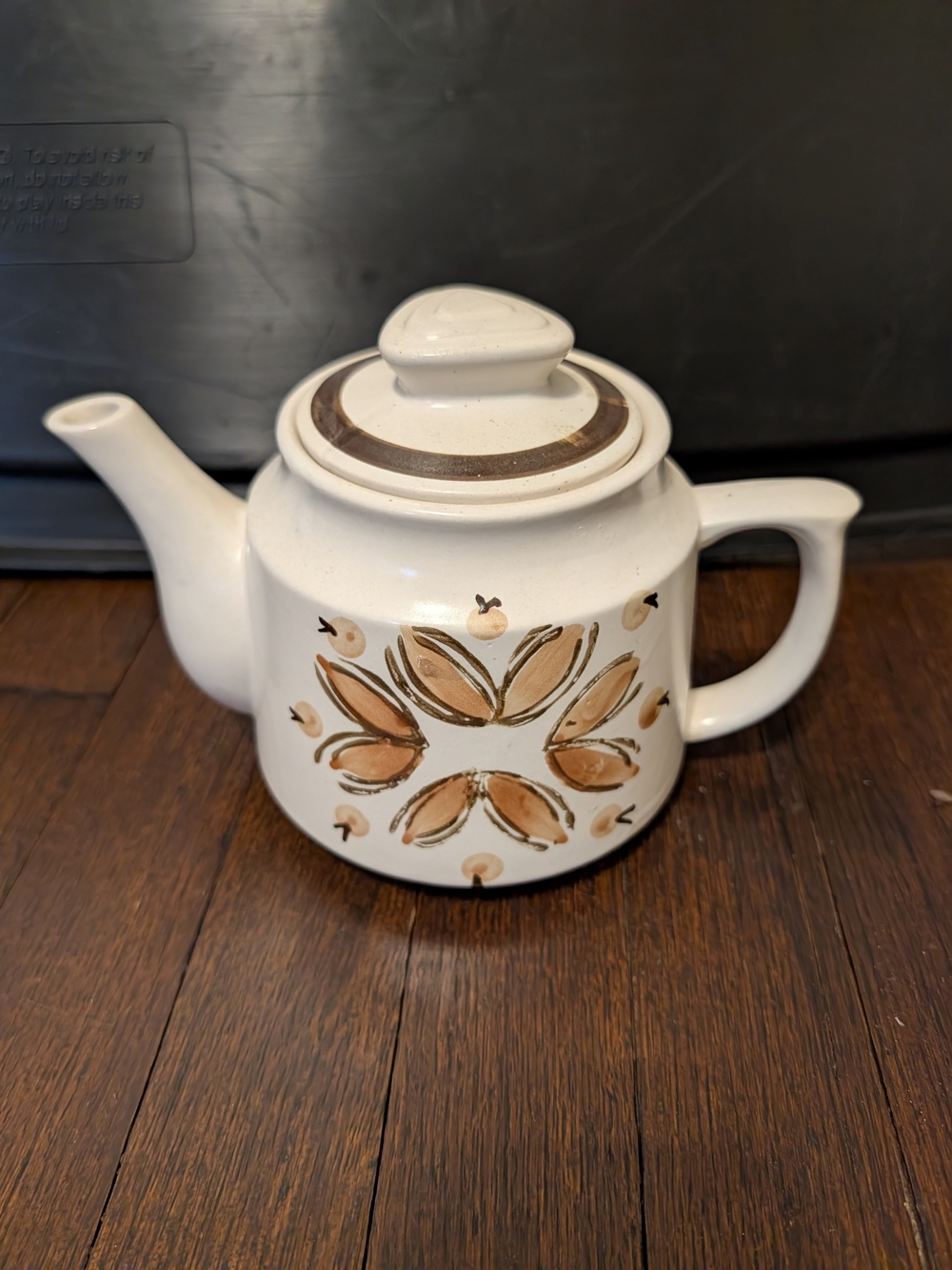 Ceramic Floral Teapot in Cream and Brown - Classic Kitchen Teapot